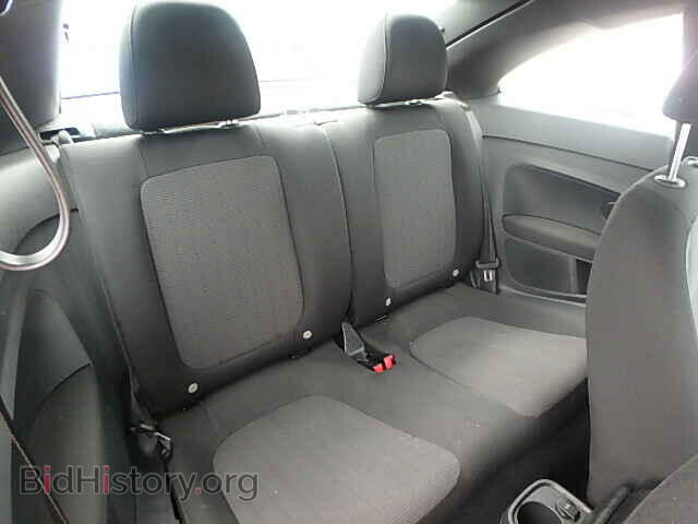 2014 VOLKSWAGEN BEETLE - VIN: 3VWF17AT0EM643328 - Фото 6