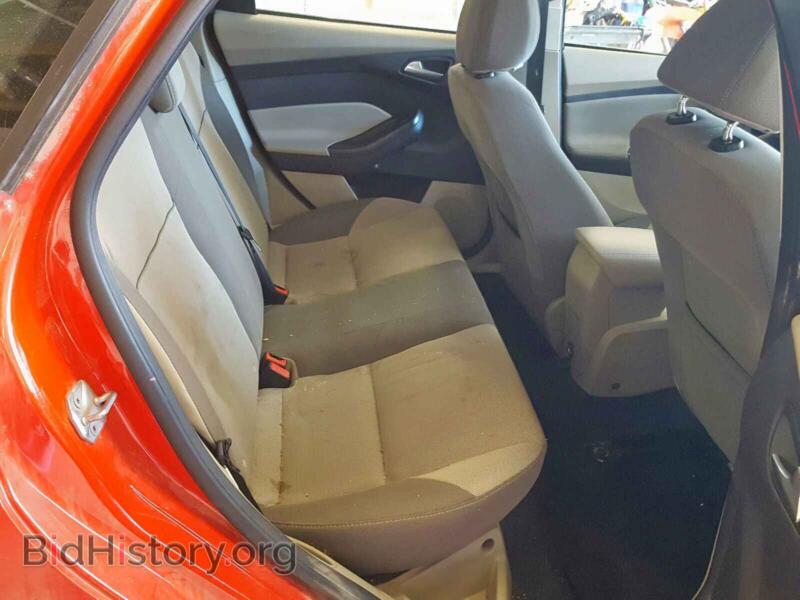 2013 Ford FOCUS (VIN 1FADP3F27DL382884) — фото 6 из 10