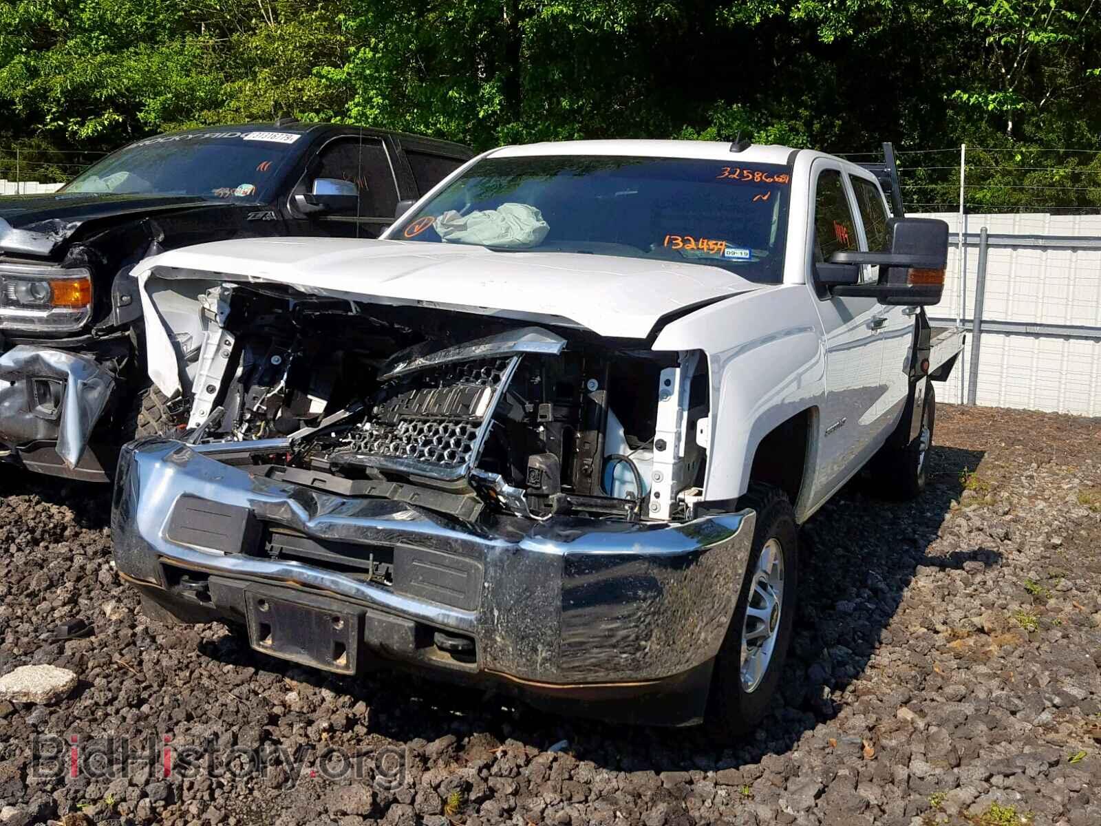 2019 CHEVROLET SILVERADO - VIN: 1GC1KREG5KF132454 - Фото 2