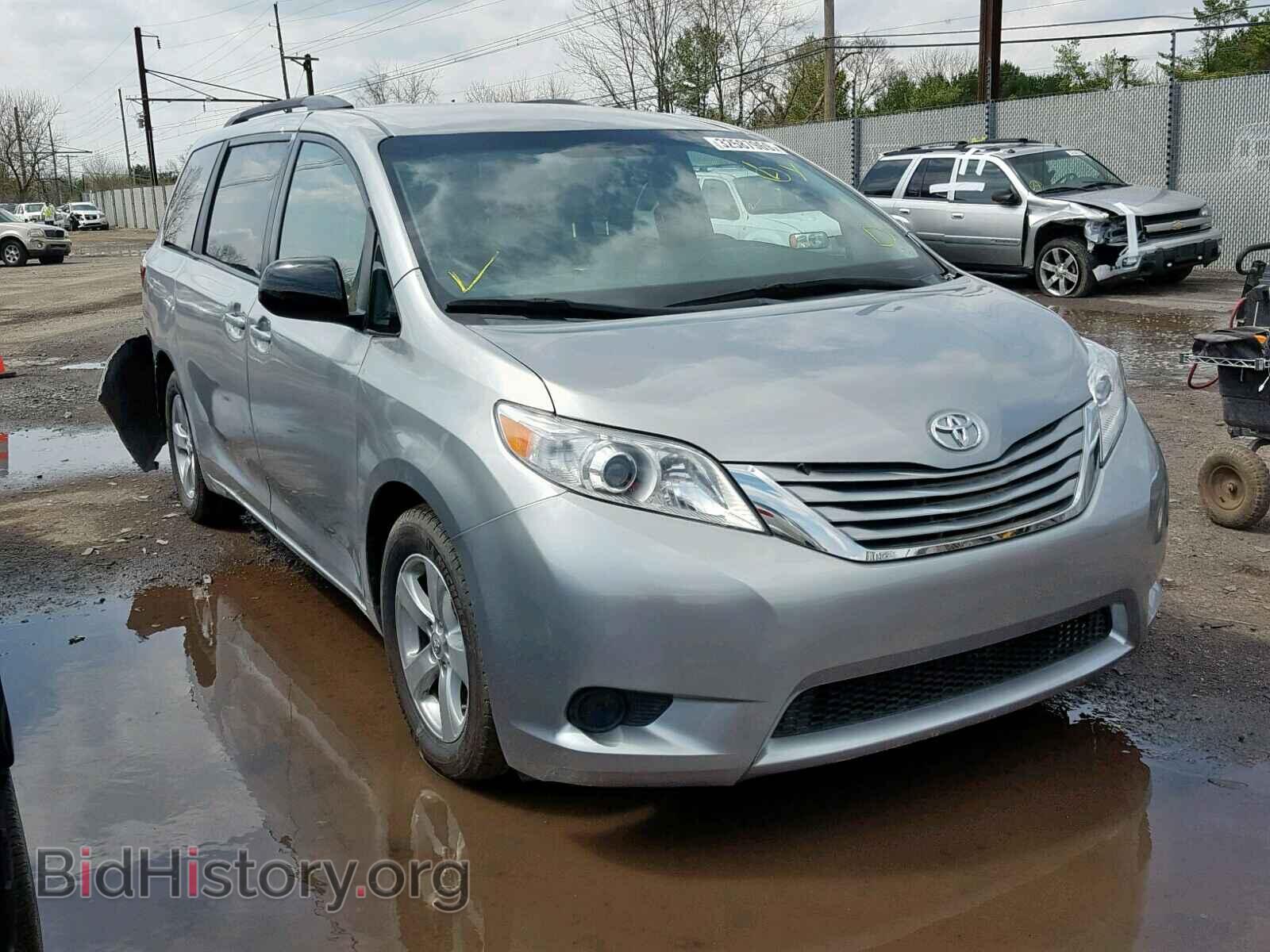 Photo 5TDKK3DC8FS636132 - TOYOTA SIENNA LE 2015