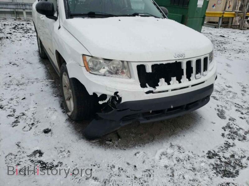 2011 Jeep COMPASS (VIN 1J4NF1FB2BD239445) — photo 9 of 10