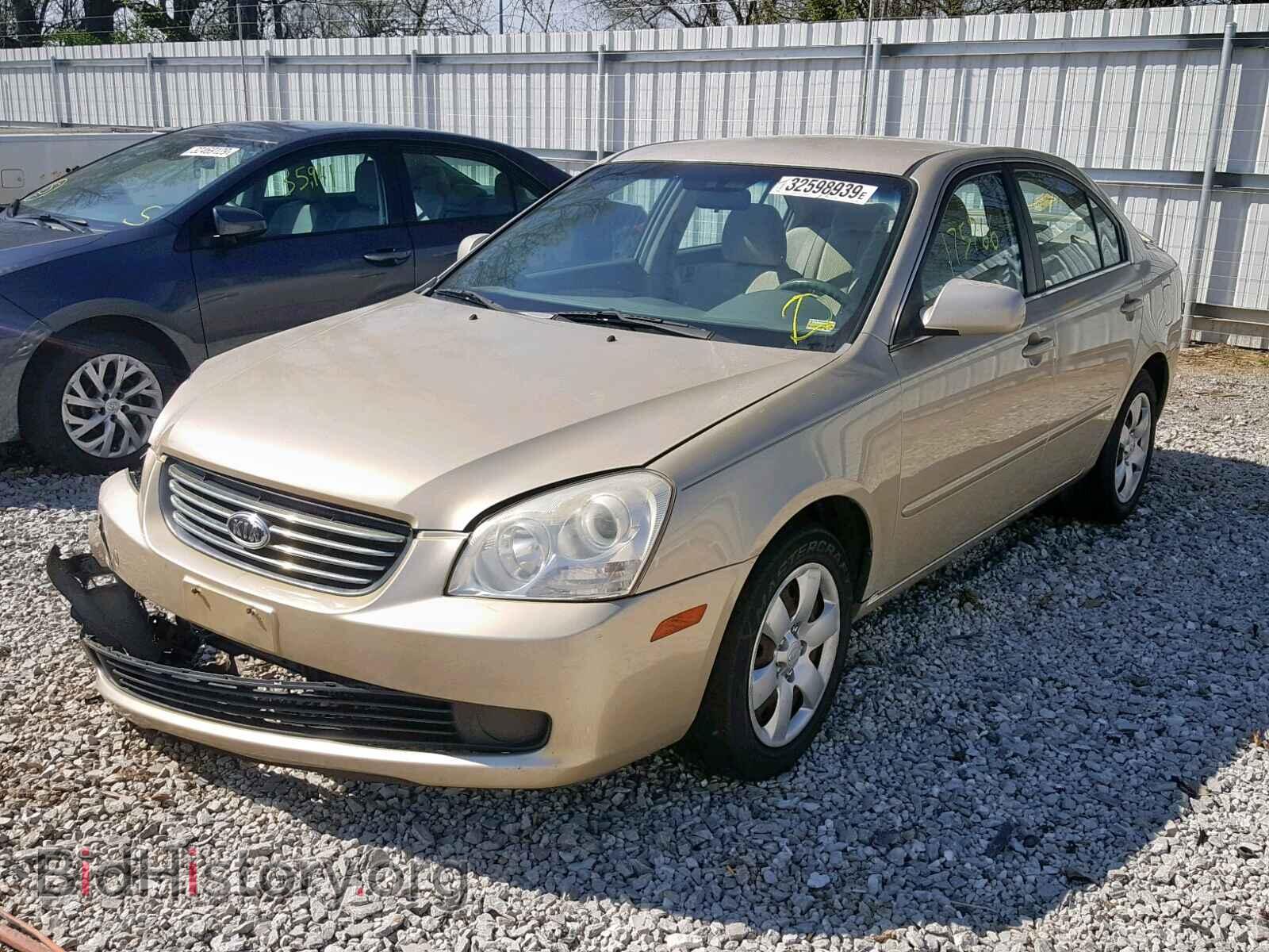 2007 KIA OPTIMA - VIN: KNAGE123775123804 - Фото 2