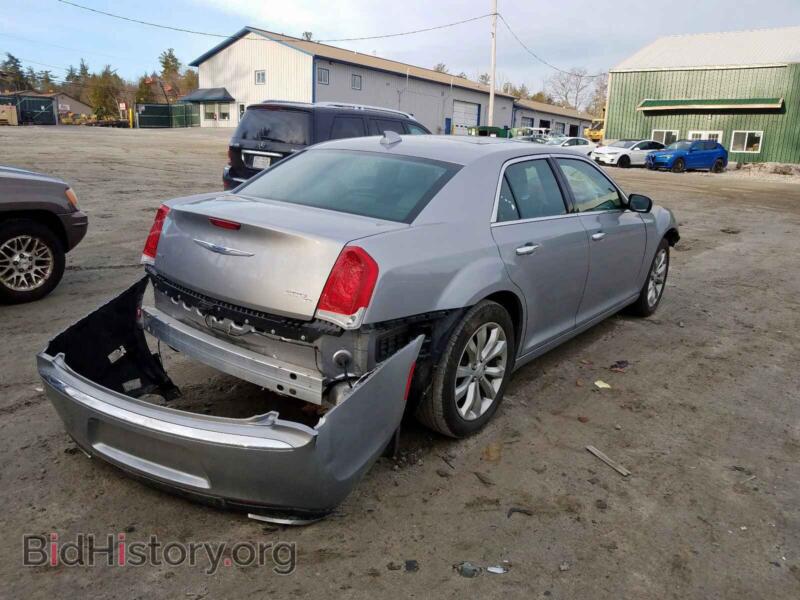 2017 Chrysler 300 (VIN 2C3CCAKG1HH565664) — фото 4 из 10