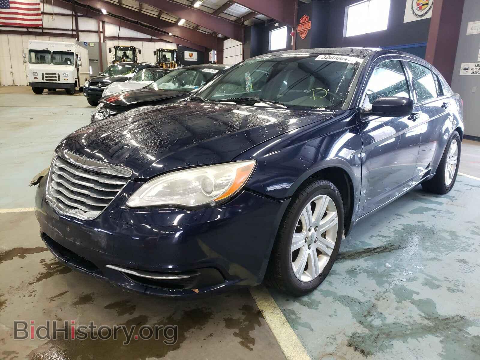 2013 CHRYSLER 200 - VIN: 1C3CCBBG1DN532770 - Фото 2
