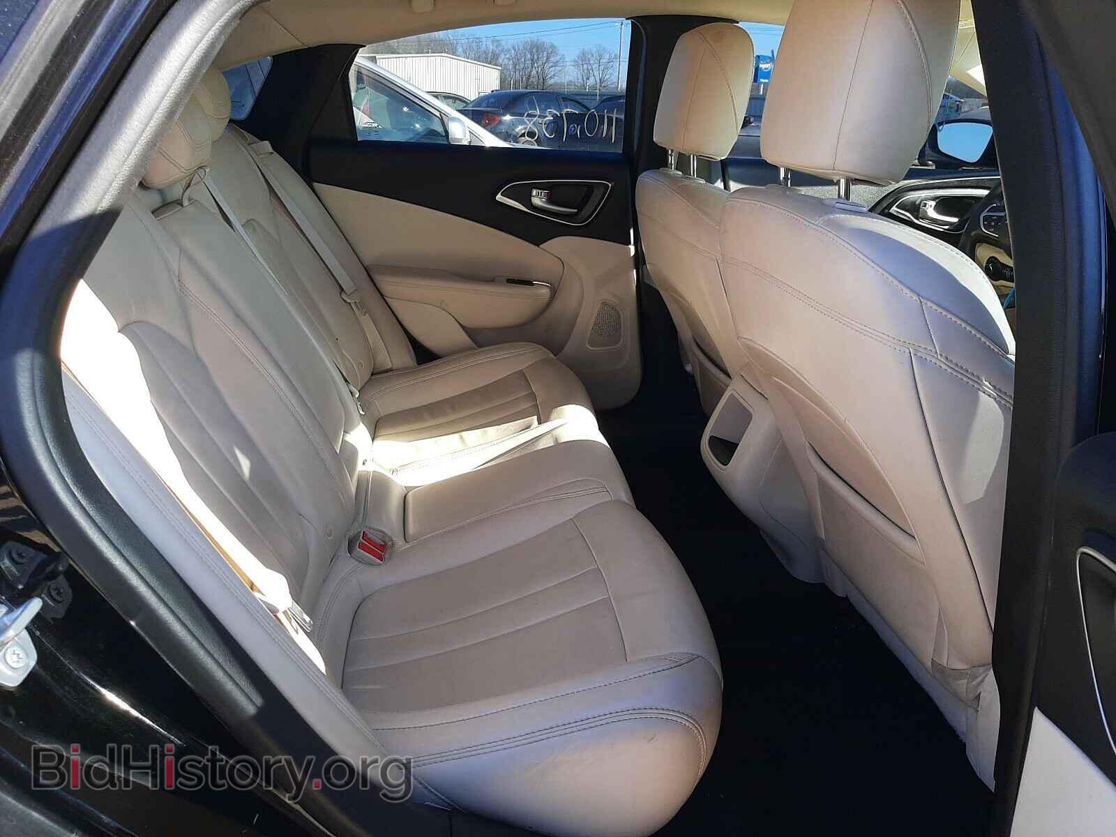 2017 CHRYSLER 200 - VIN: 1C3CCCAB8HN501100 - Фото 6