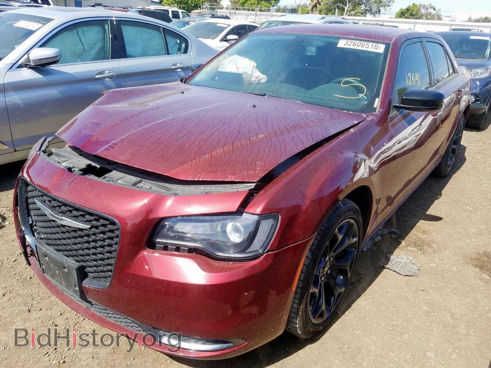 2019 CHRYSLER 300 - VIN: 2C3CCAAG3KH651423 - Фото 2