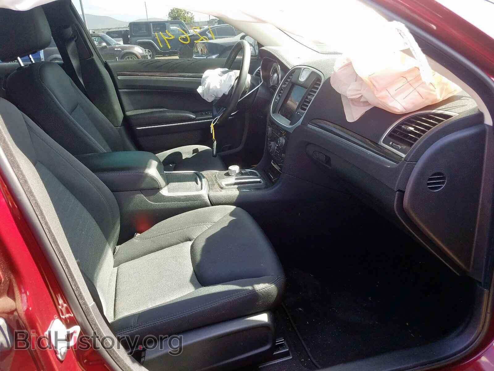2019 CHRYSLER 300 - VIN: 2C3CCAAG3KH651423 - Фото 5