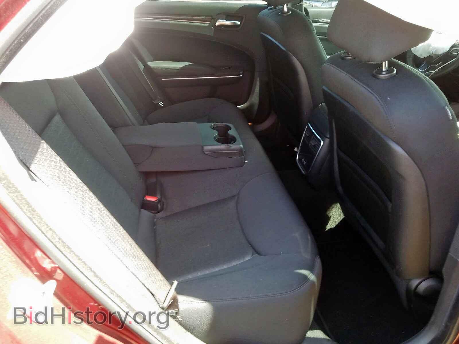 2019 CHRYSLER 300 - VIN: 2C3CCAAG3KH651423 - Фото 6