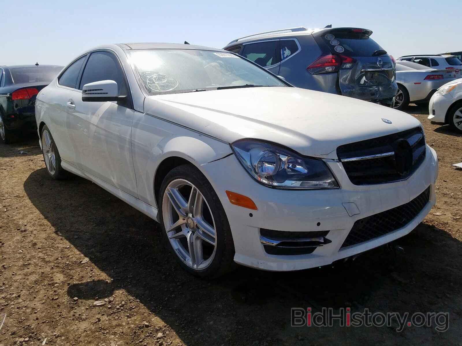 Photo WDDGJ4HB5EG283122 - MERCEDES-BENZ C CLASS 2014