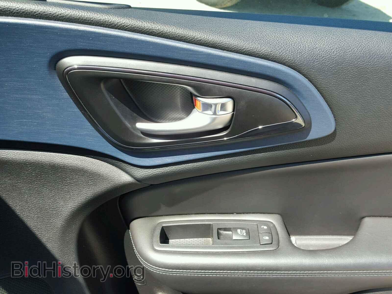 2016 CHRYSLER 200 - VIN: 1C3CCCBB6GN114932 - Фото 9