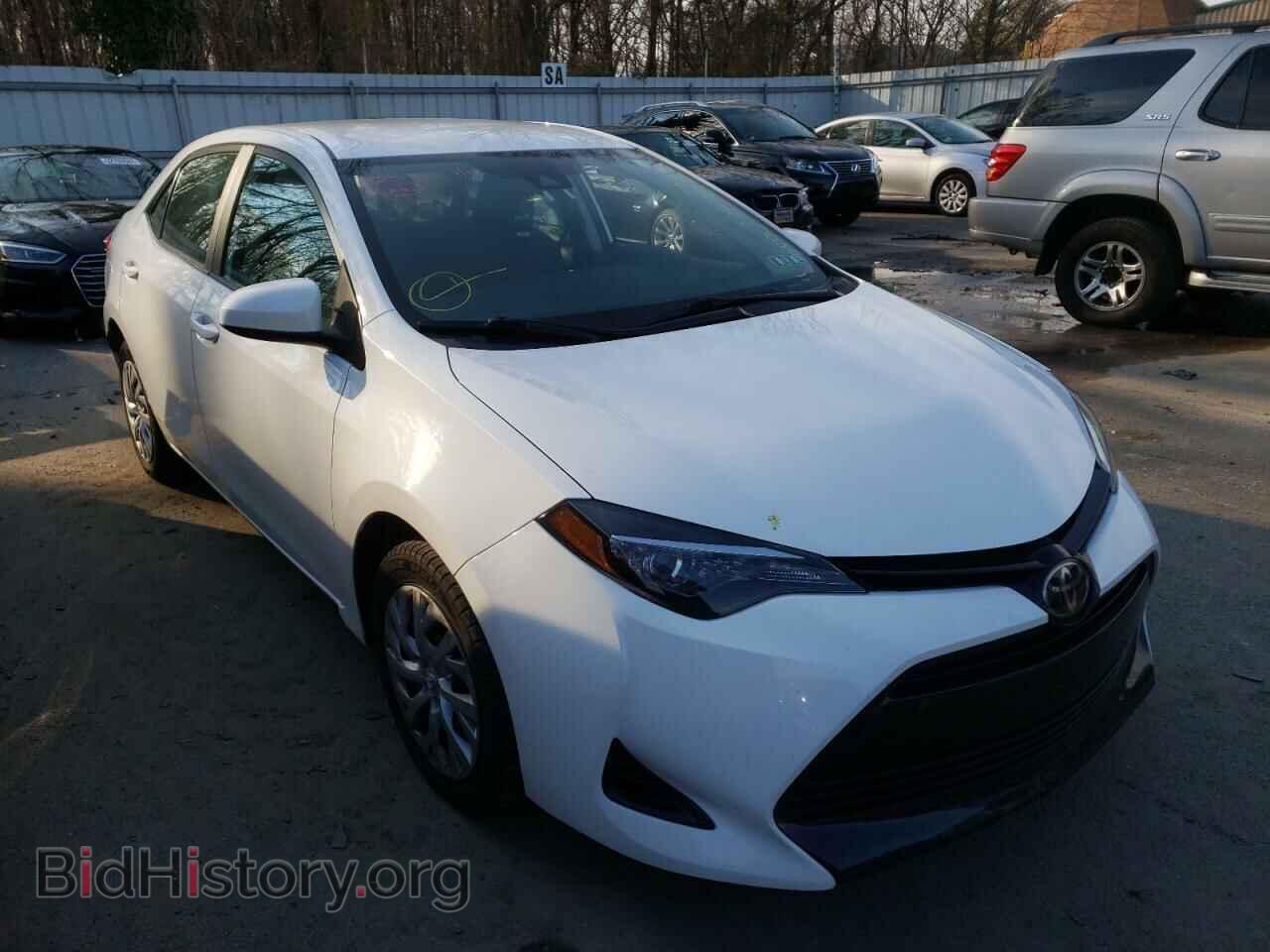 Фотография 5YFBURHE2JP815647 - TOYOTA COROLLA 2018