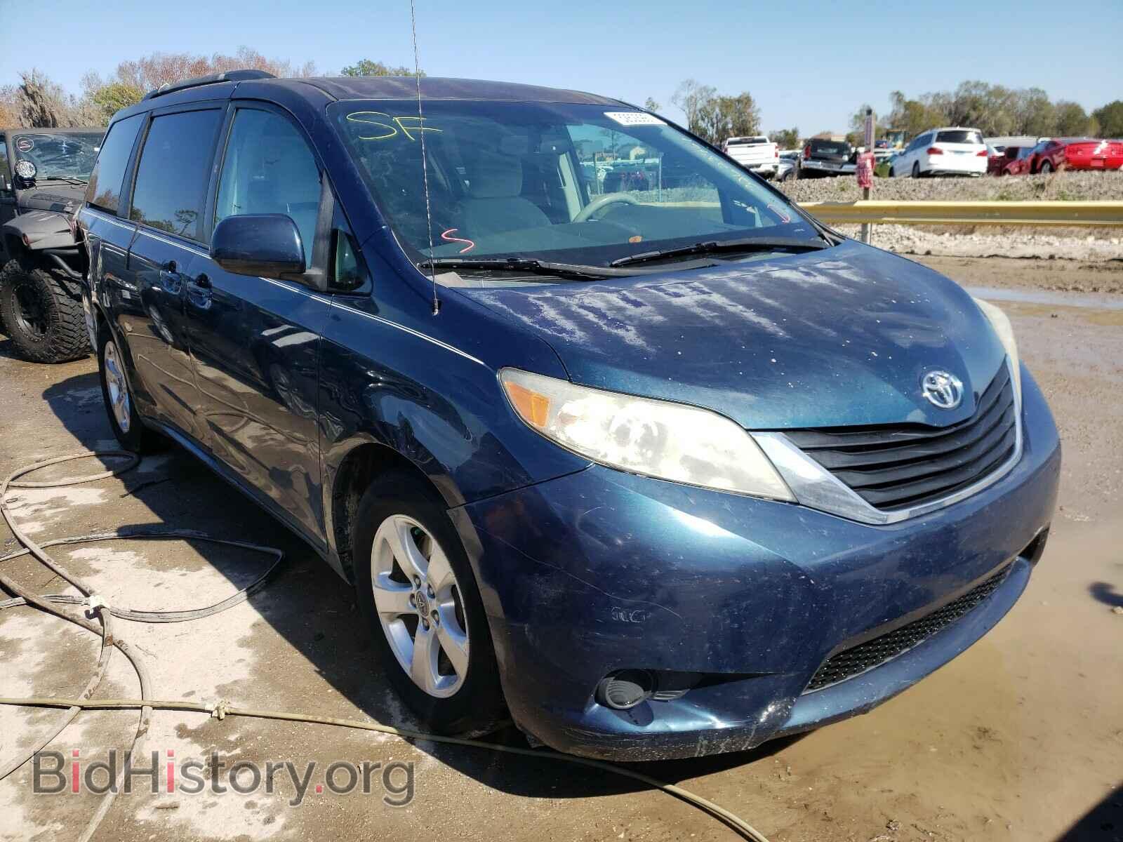 Photo 5TDKK3DC4BS099205 - TOYOTA SIENNA 2011