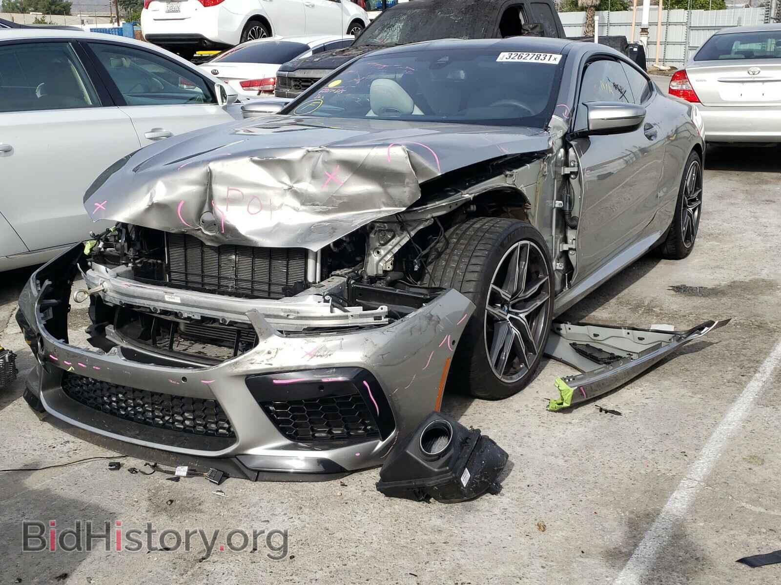 2020 BMW M8 - VIN: WBSAE0C02LCD33977 - Фото 2