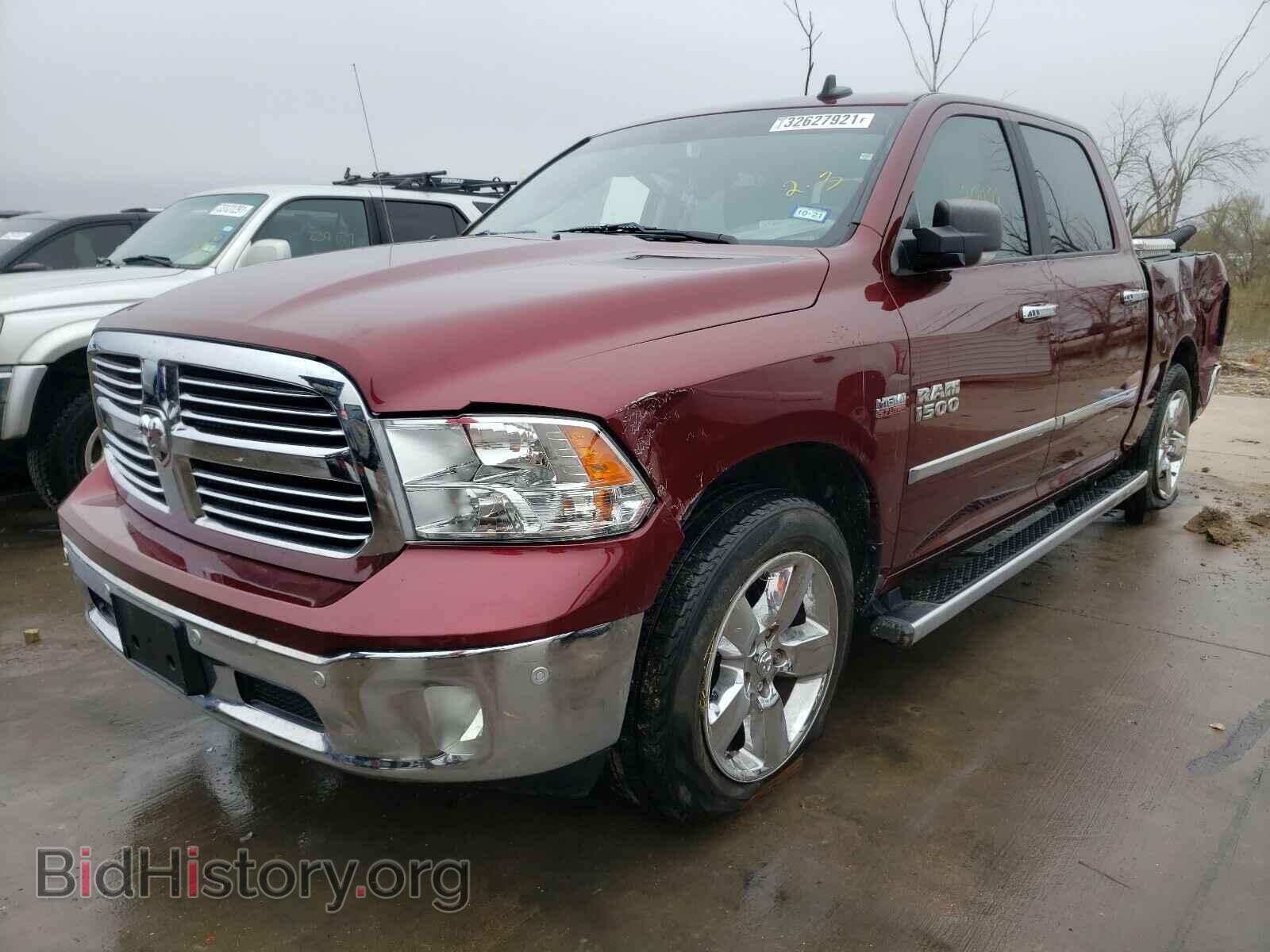 2017 RAM 1500 - VIN: 3C6RR6LT2HG637217 - Photo 2