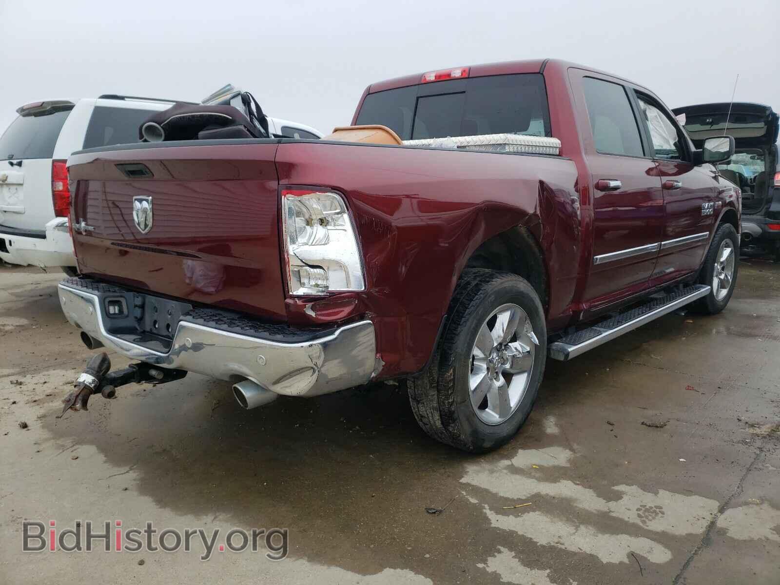 2017 RAM 1500 - VIN: 3C6RR6LT2HG637217 - Photo 4
