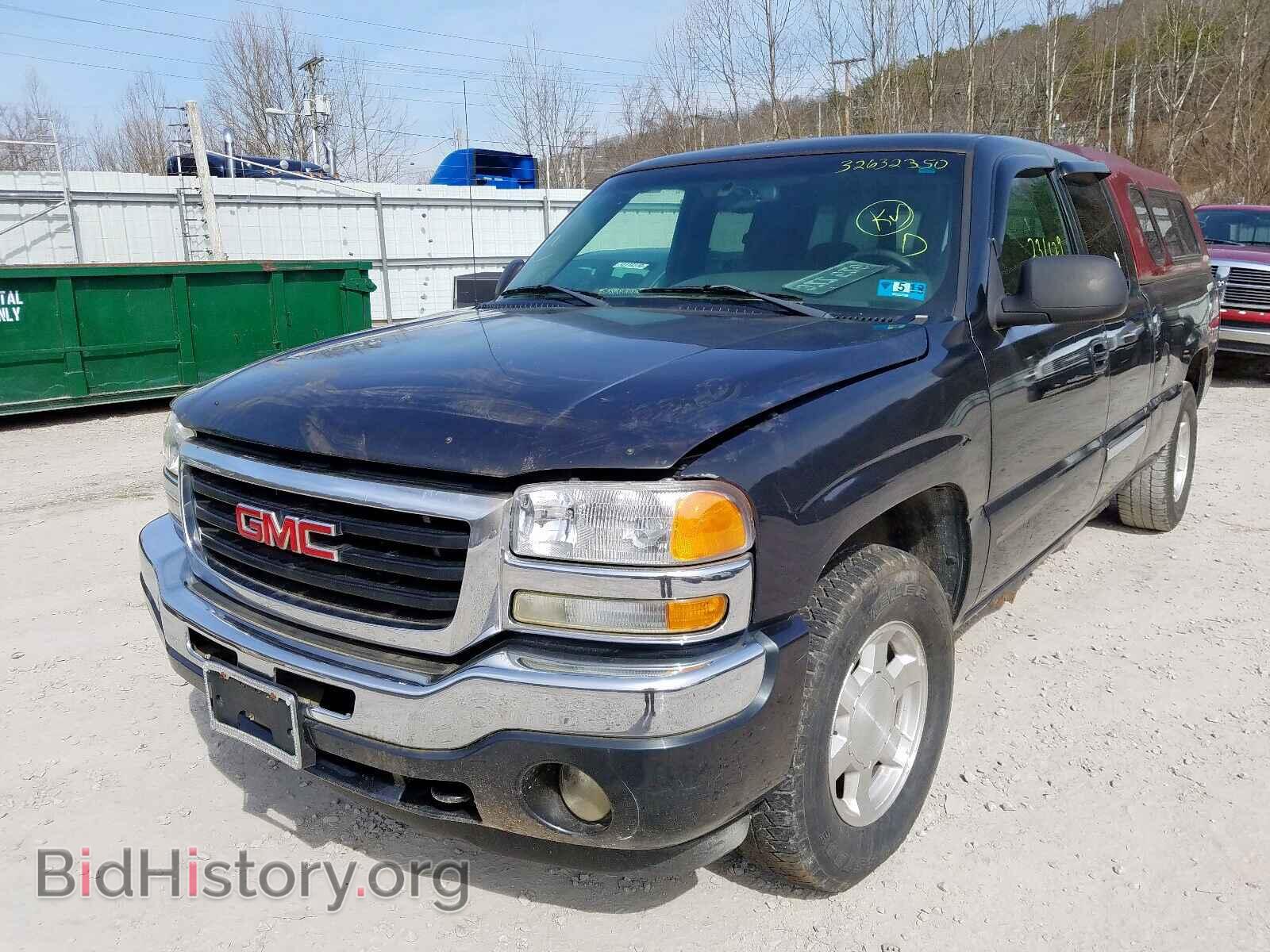 2005 GMC SIERRA - VIN: 2GTEK19B951111328 - Фото 2