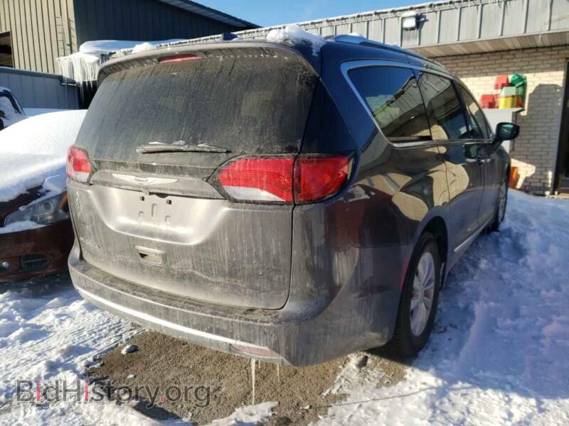 2019 Chrysler PACIFICA (VIN 2C4RC1BG1KR624770) — photo 4 of 10
