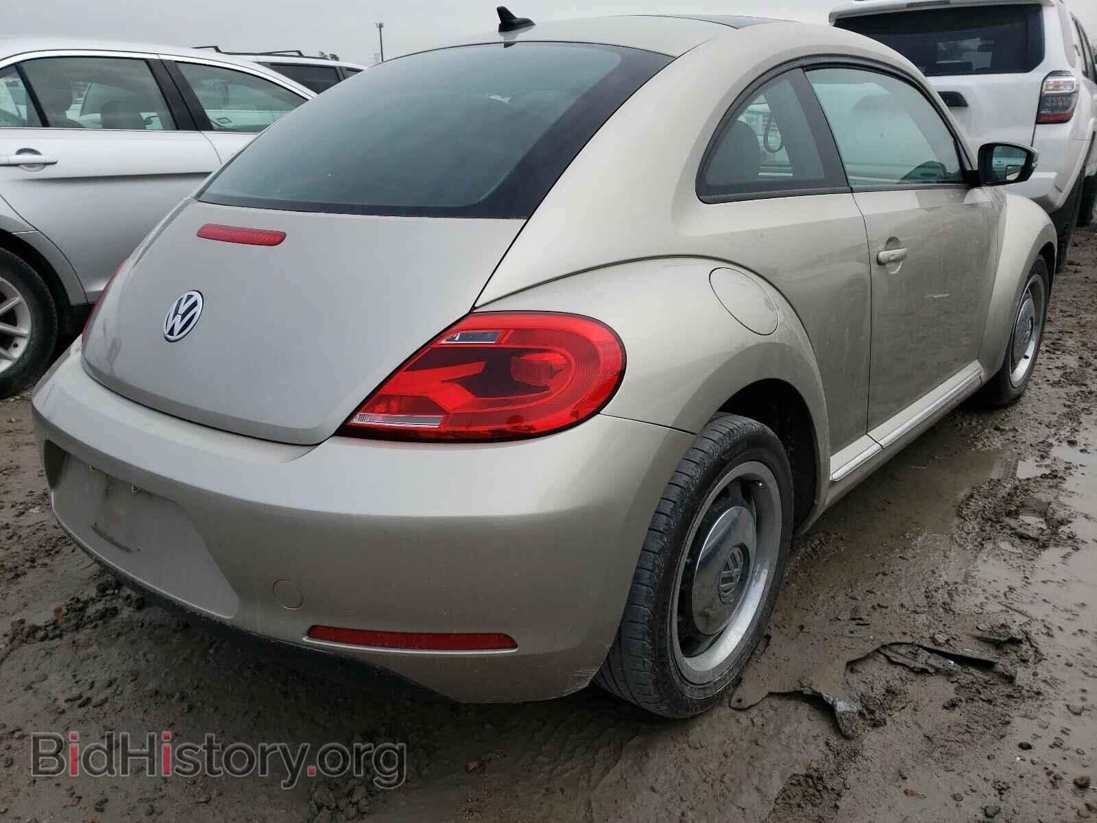 2013 VOLKSWAGEN BEETLE - VIN: 3VWJX7AT4DM602689 - Фото 4