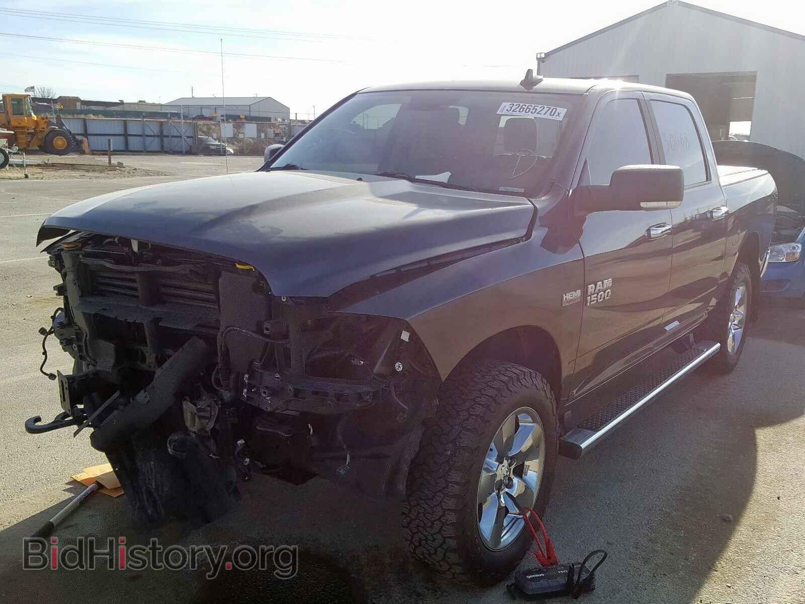 2017 RAM 1500 - VIN: 3C6RR7LTXHG524749 - Photo 2
