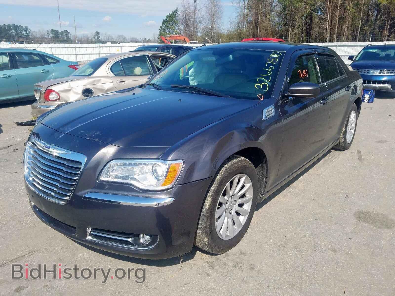 2013 CHRYSLER 300 - VIN: 2C3CCAAG1DH707572 - Фото 2