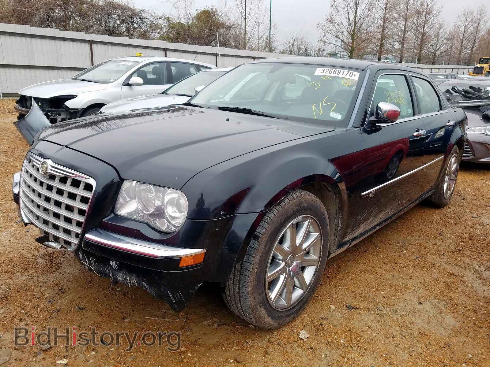 2008 CHRYSLER 300 - VIN: 2C3KA63H68H310028 - Фото 2