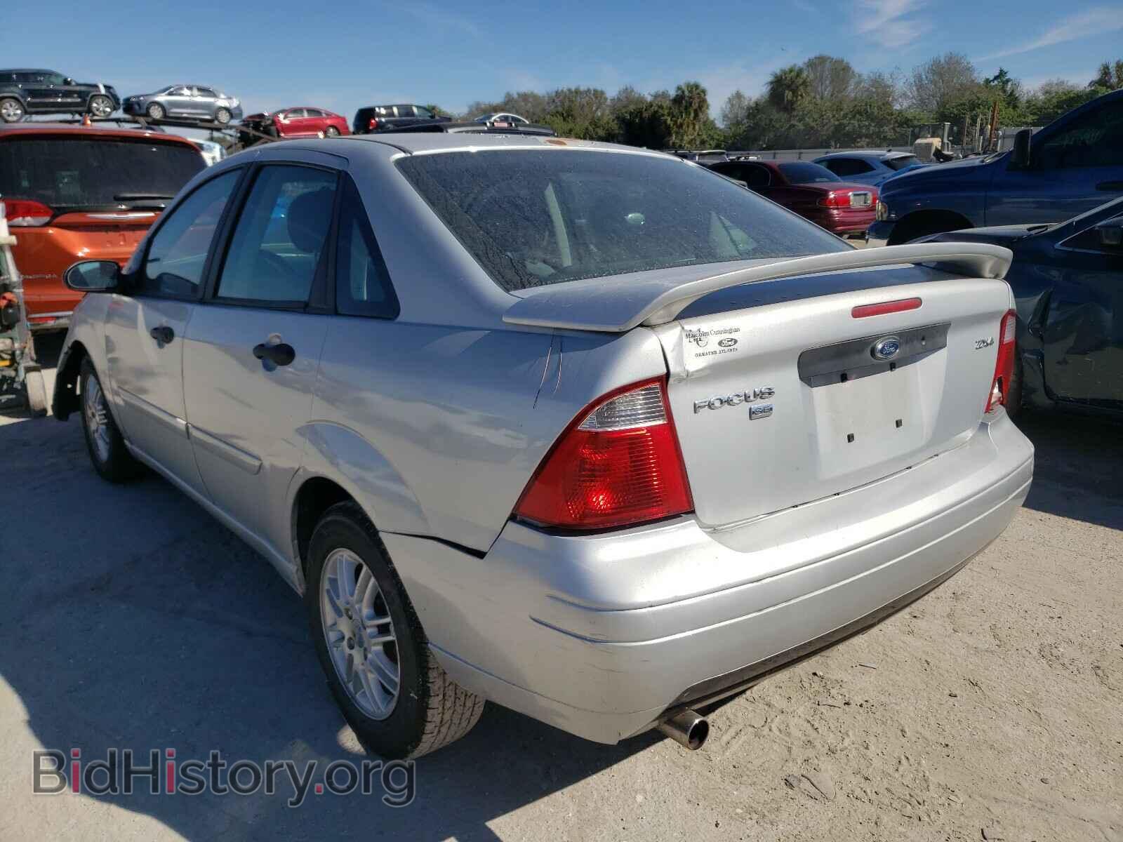 2006 FORD FOCUS - VIN: 1FAFP34N96W221220 - Фото 3