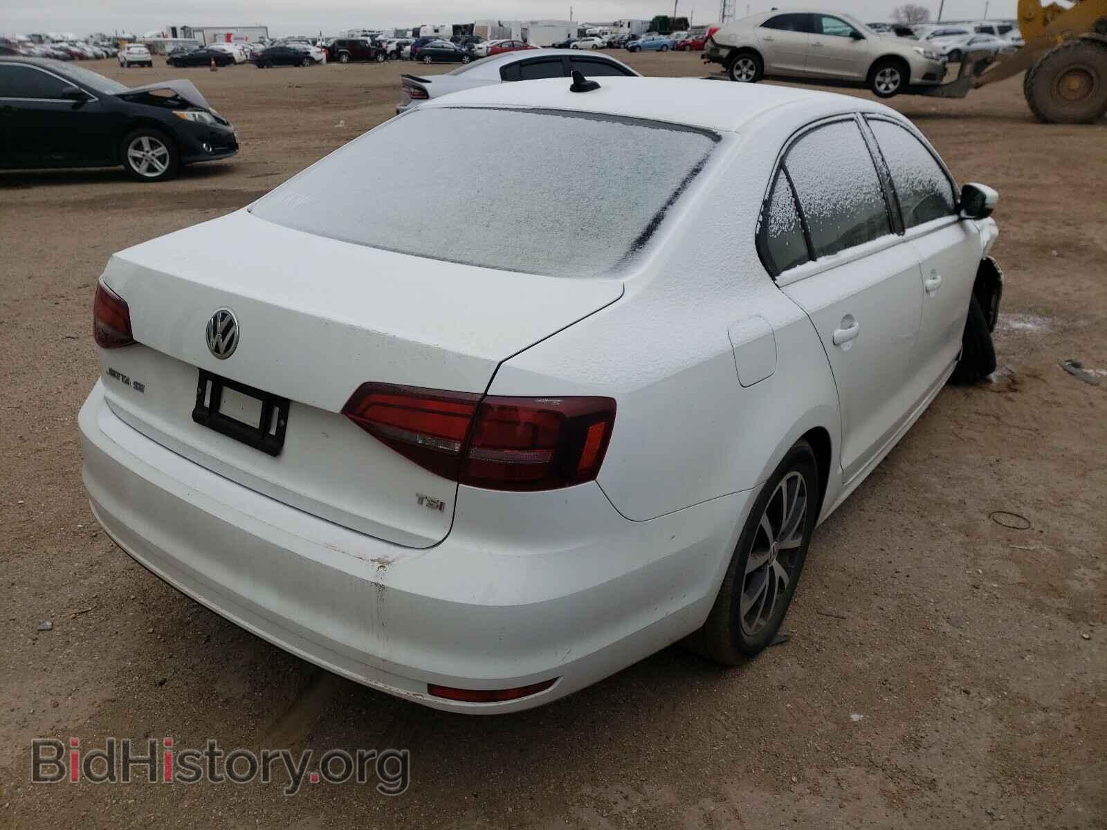 2017 VOLKSWAGEN JETTA - VIN: 3VWDB7AJ5HM309805 - Фото 4
