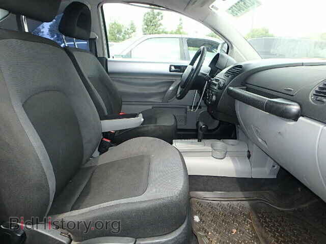2000 VOLKSWAGEN BEETLE - VIN: 3VWCC21C4YM427924 - Фото 5