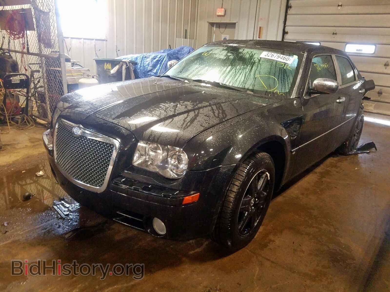 2006 CHRYSLER 300 - VIN: 2C3KK63H96H346015 - Фото 2