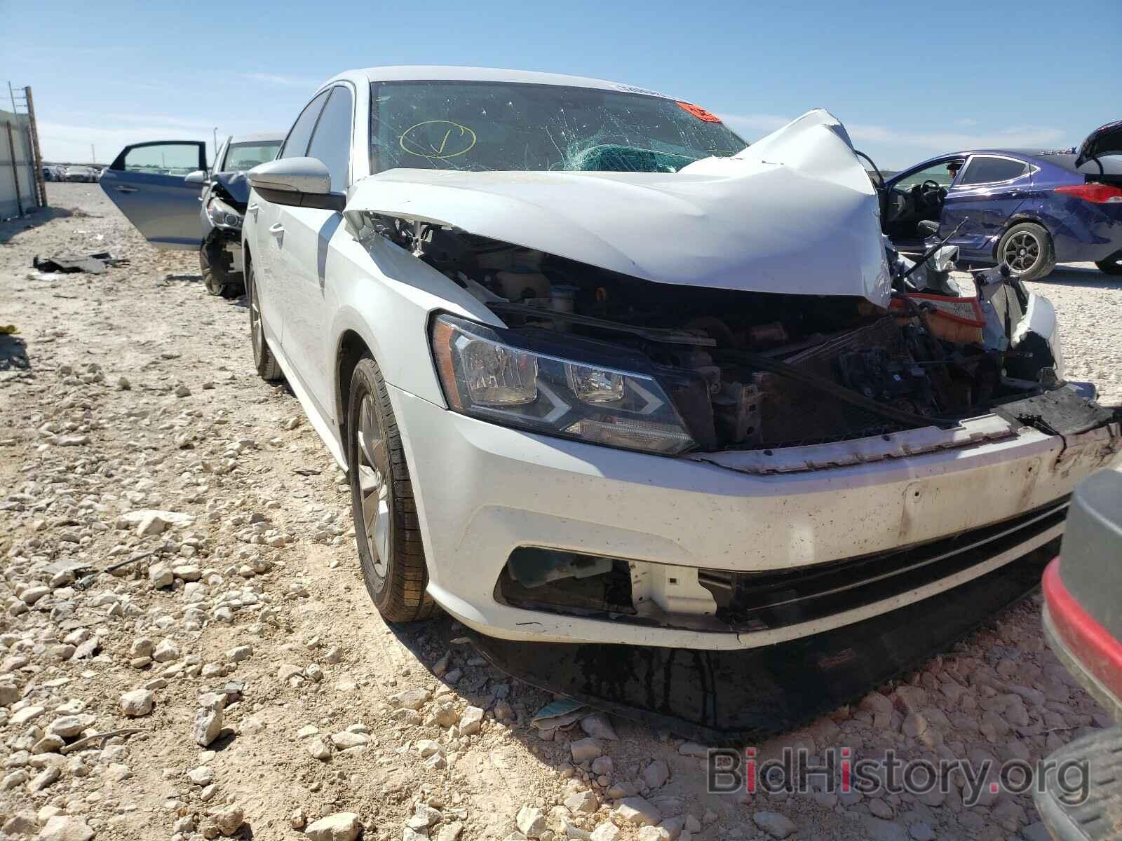 Photo 1VWAT7A3XHC071629 - VOLKSWAGEN PASSAT 2017