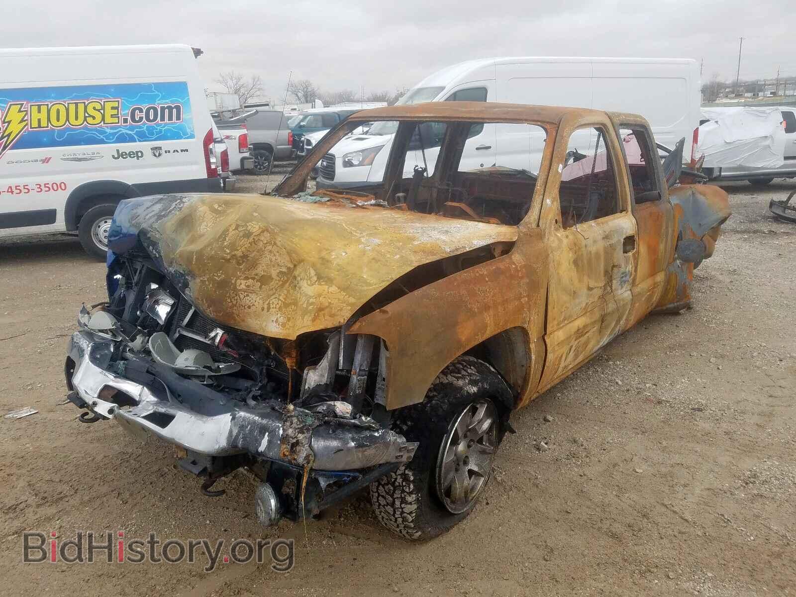 2003 GMC SIERRA - VIN: 2GTEC19T031398013 - Photo 2