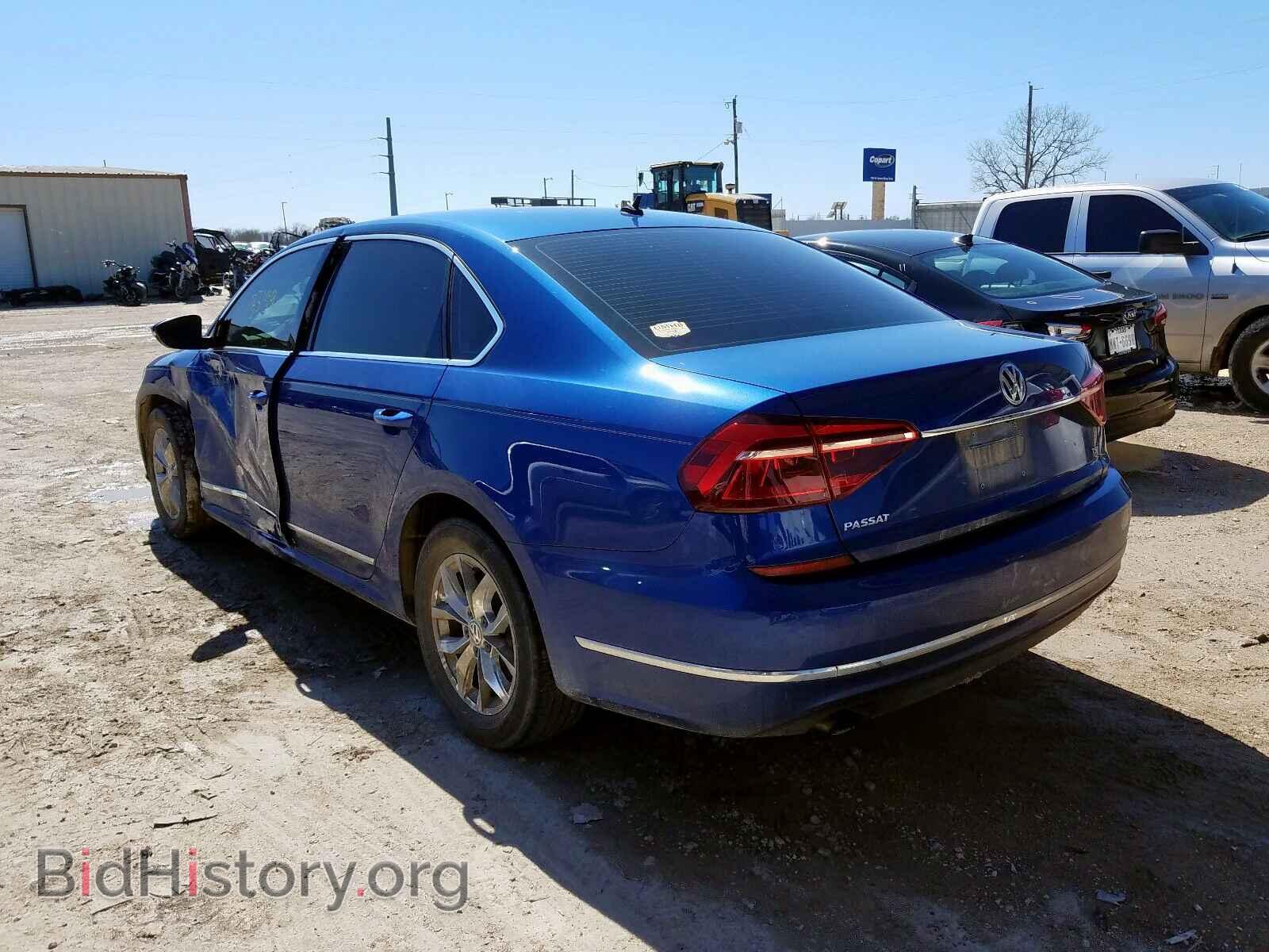 2017 VOLKSWAGEN PASSAT - VIN: 1VWAT7A3XHC066804 - Фото 3