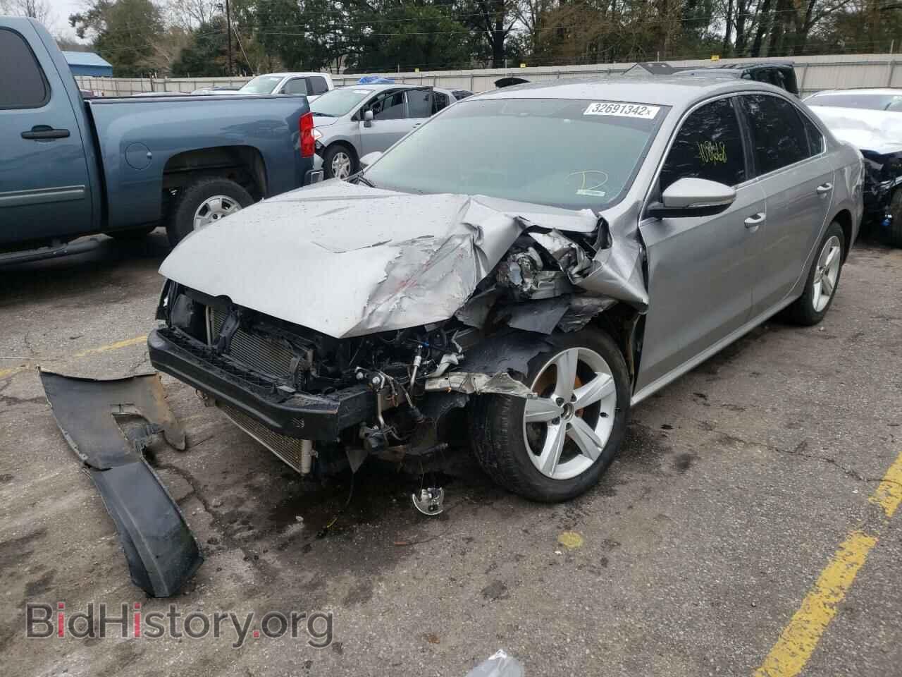 2012 VOLKSWAGEN PASSAT - VIN: 1VWBP7A33CC083056 - Фото 2