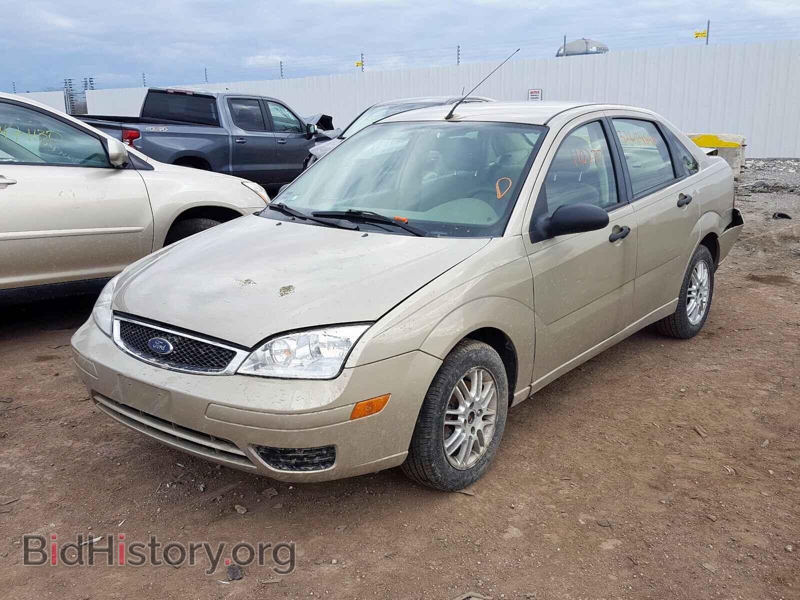 2007 FORD FOCUS - VIN: 1FAFP34N57W221104 - Фото 2