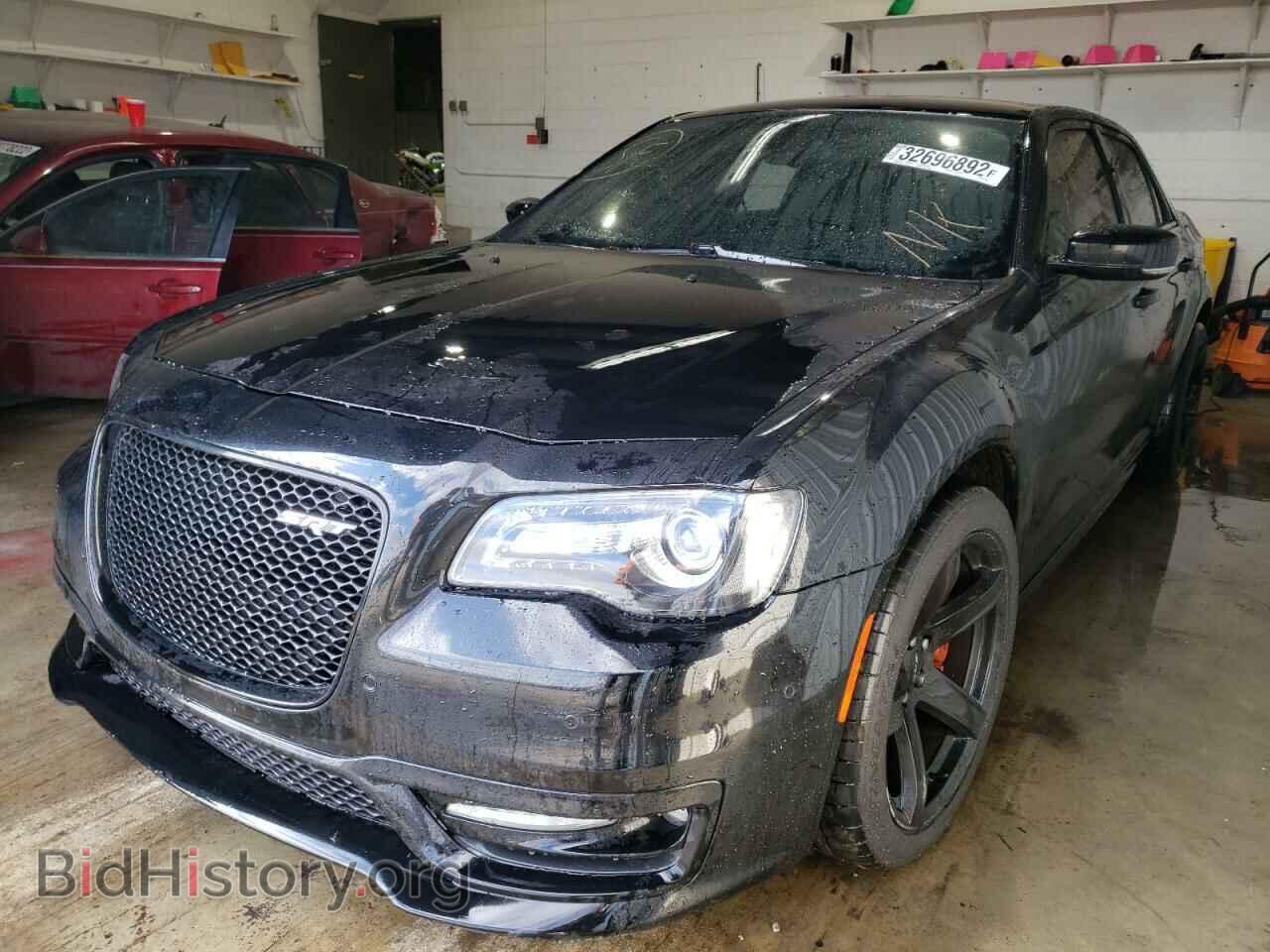 2017 CHRYSLER 300 - VIN: 2C3CCABT1HH668192 - Фото 2