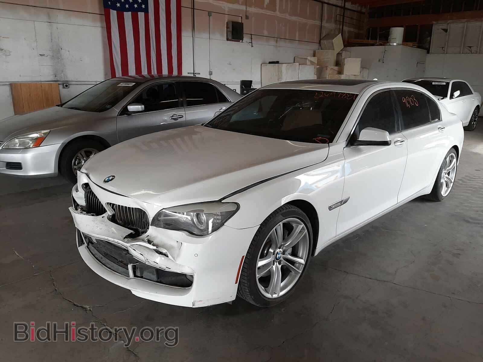 2011 BMW 7 SERIES - VIN: WBAKB4C54BC574374 - Фото 2