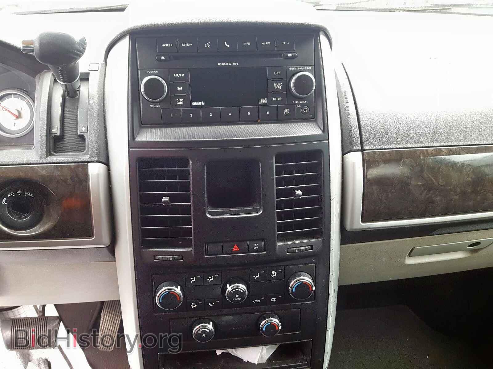 2010 DODGE CARAVAN - VIN: 2D4RN5D14AR239117 - Фото 9