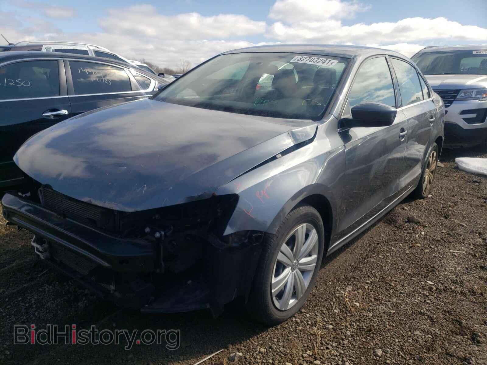 2017 VOLKSWAGEN JETTA - VIN: 3VW2B7AJ5HM408499 - Photo 2