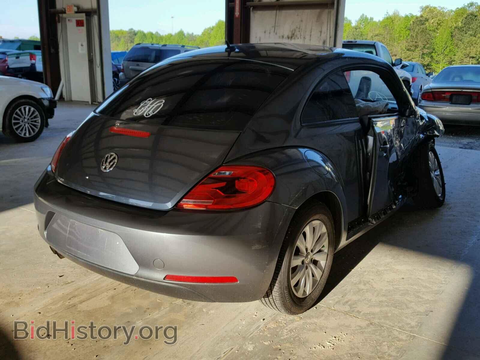 2013 VOLKSWAGEN BEETLE - VIN: 3VWFP7AT8DM644143 - Фото 4