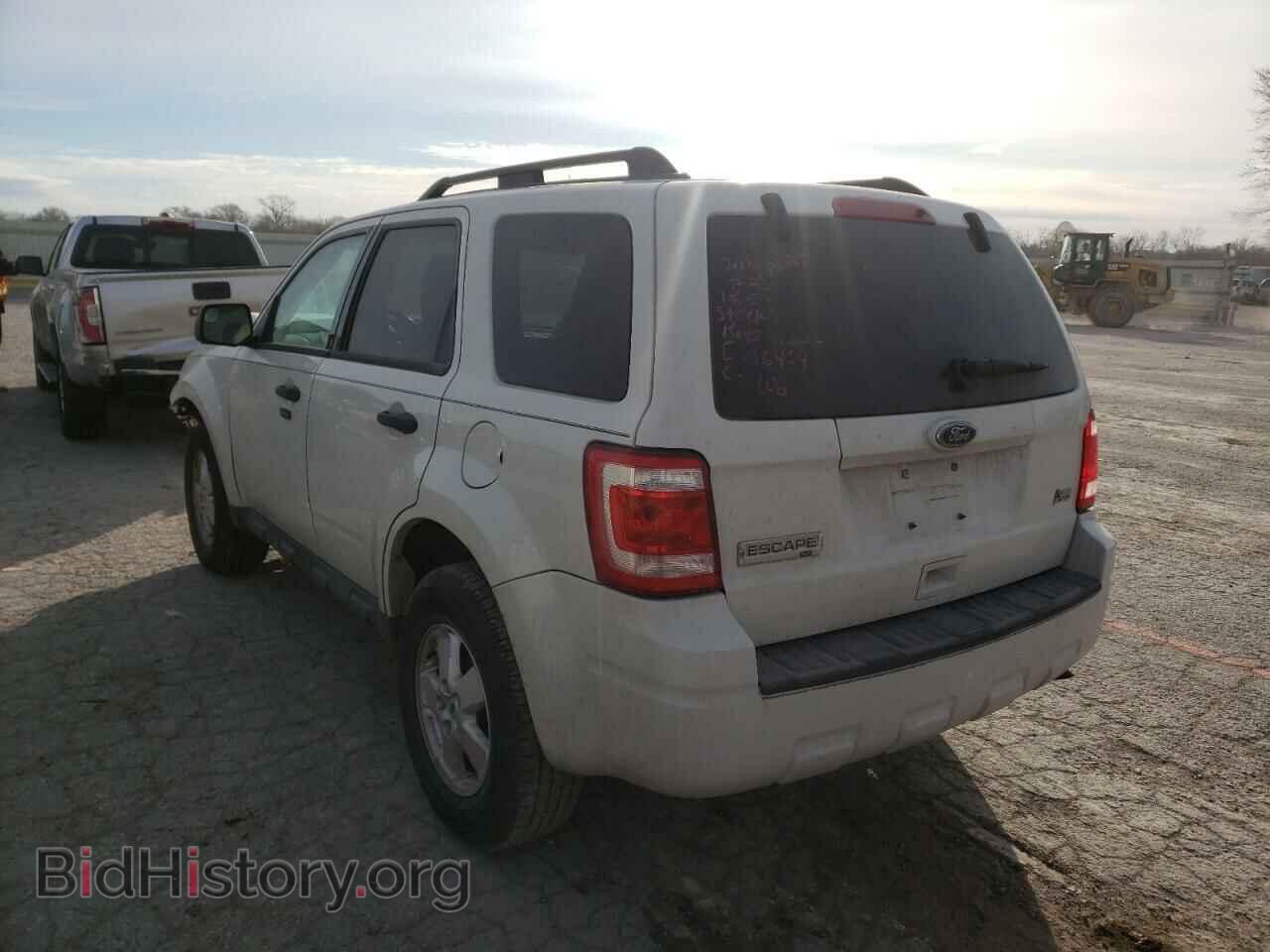 2011 FORD ESCAPE - VIN: 1FMCU0DG7BKA33895 - Фото 3