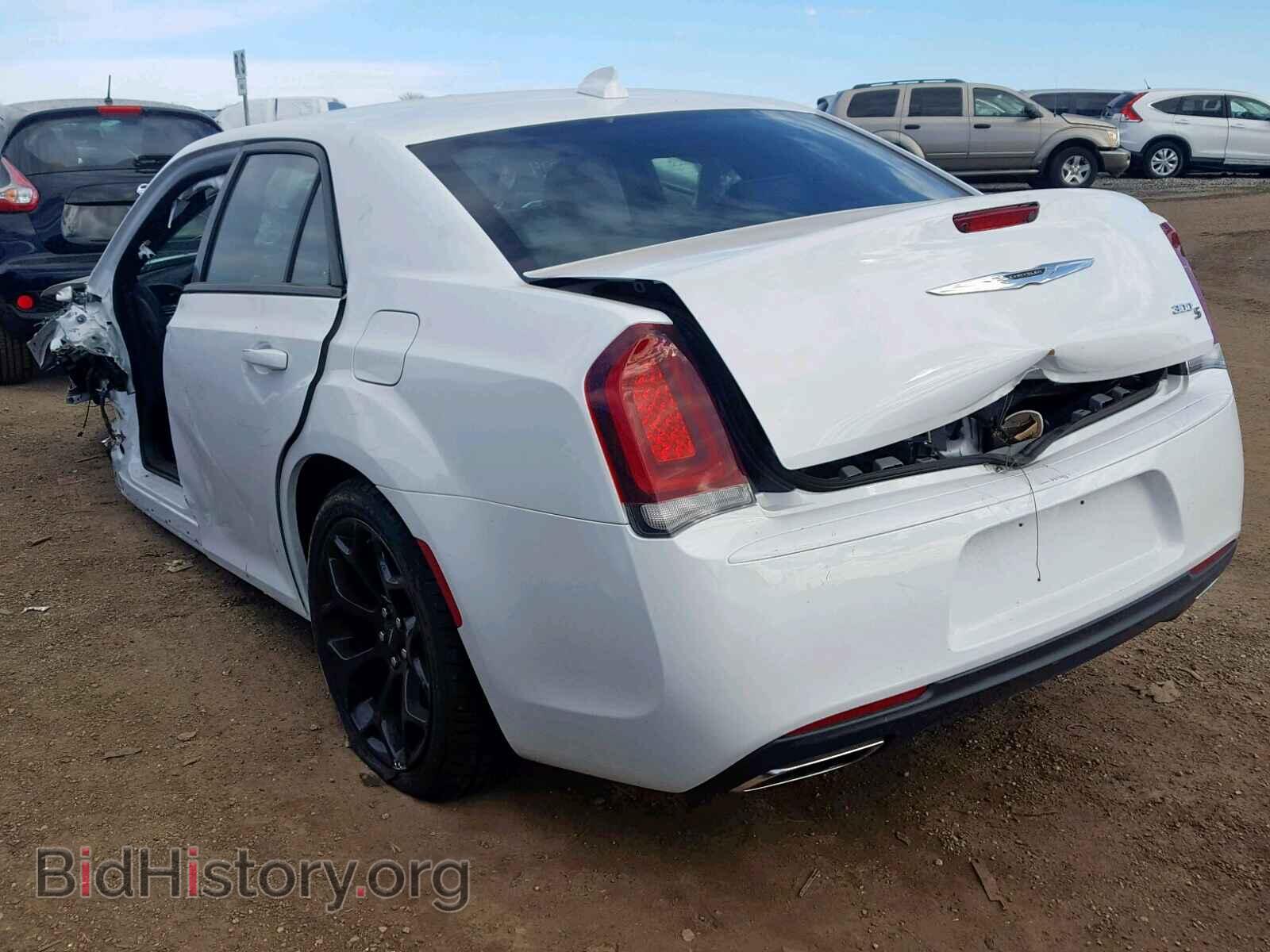 2019 CHRYSLER 300 - VIN: 2C3CCABG0KH618149 - Фото 3
