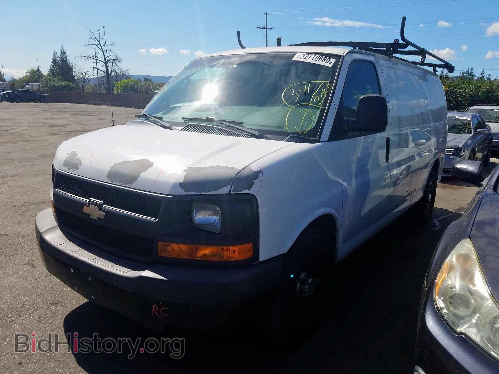 2011 CHEVROLET EXPRESS - VIN: 1GCSGAFX4B1173743 - Фото 2