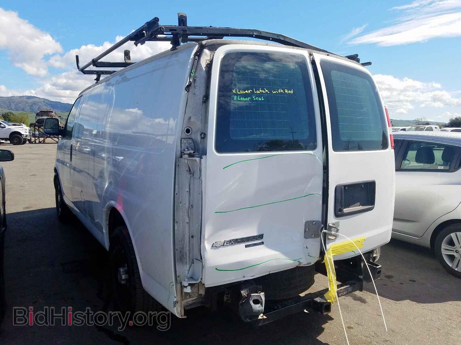 2011 CHEVROLET EXPRESS - VIN: 1GCSGAFX4B1173743 - Фото 3