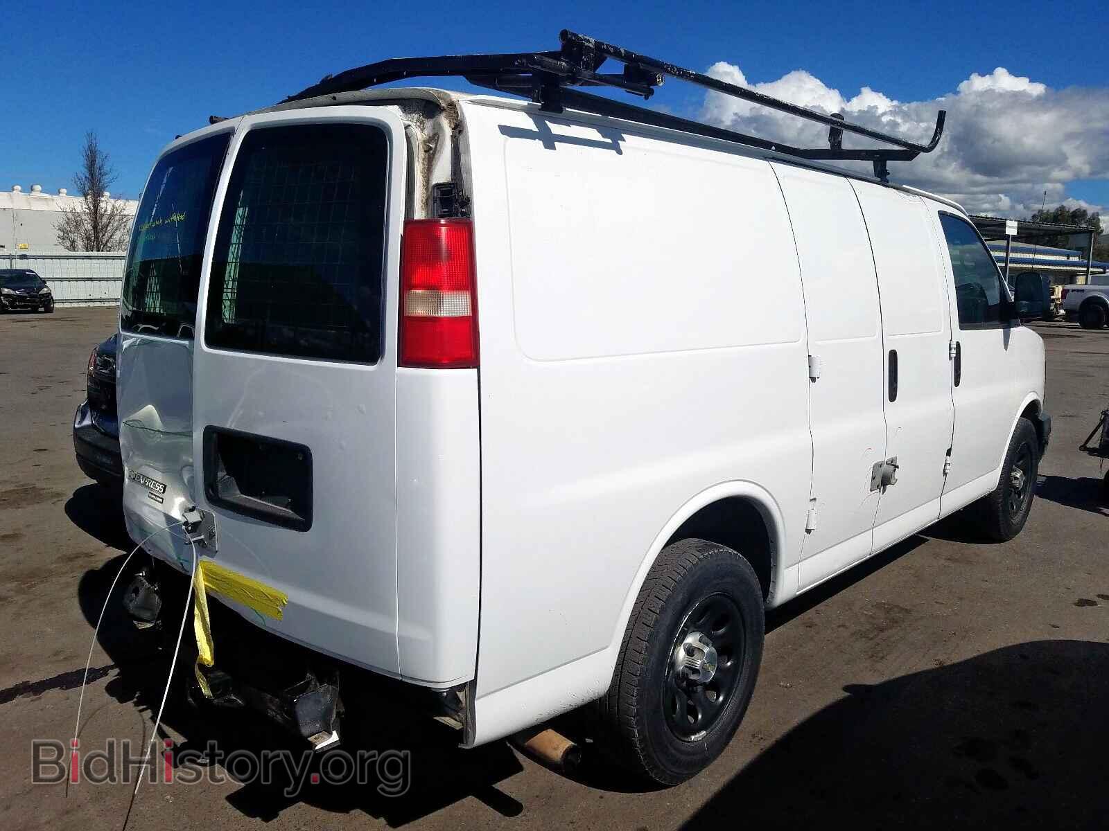 2011 CHEVROLET EXPRESS - VIN: 1GCSGAFX4B1173743 - Фото 4