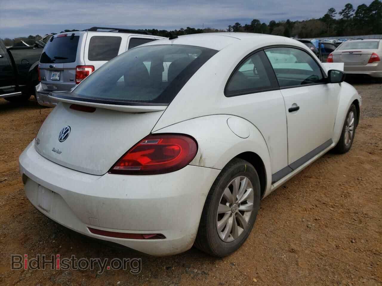 2018 VOLKSWAGEN BEETLE - VIN: 3VWFD7AT7JM712274 - Фото 4
