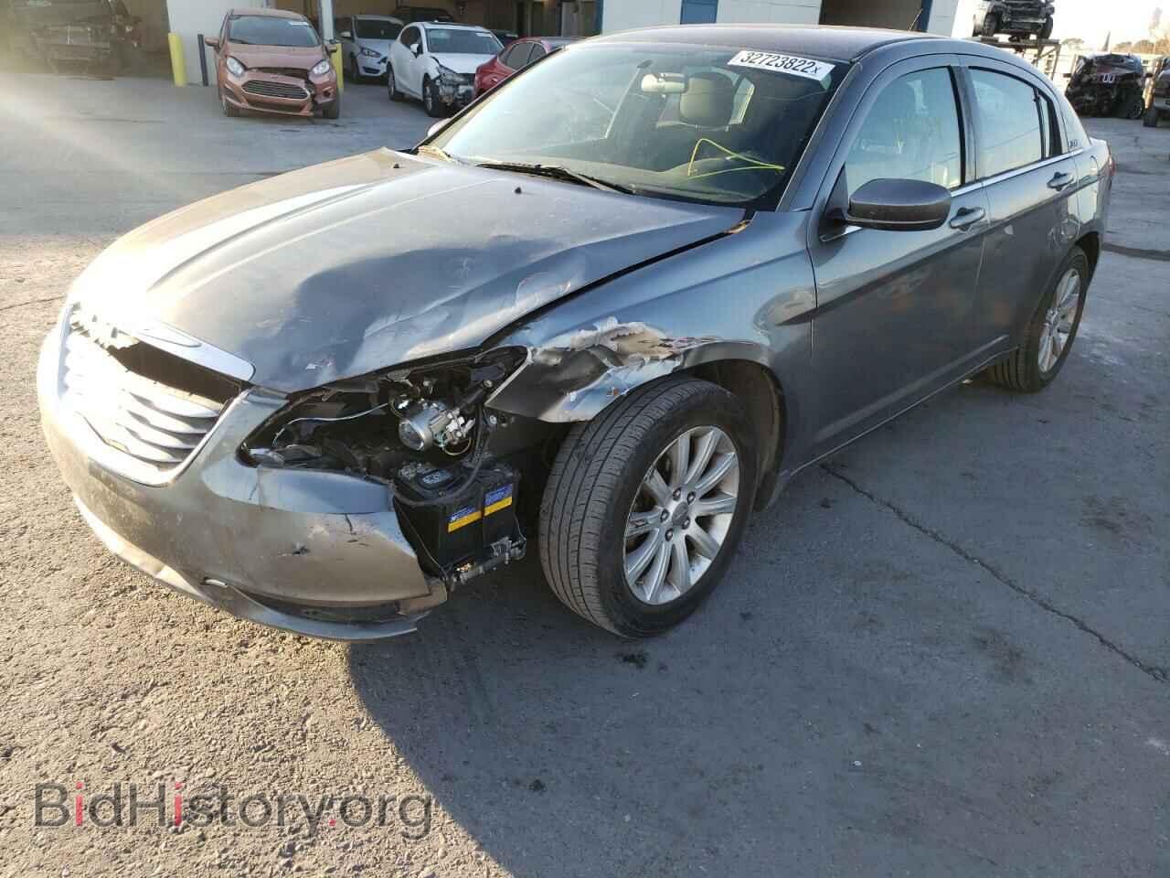 2013 CHRYSLER 200 - VIN: 1C3CCBBBXDN567375 - Фото 2