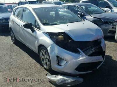 2012 Ford FIESTA Fiesta SES, серебристый — VIN 3FADP4FJ4CM105703, Copart