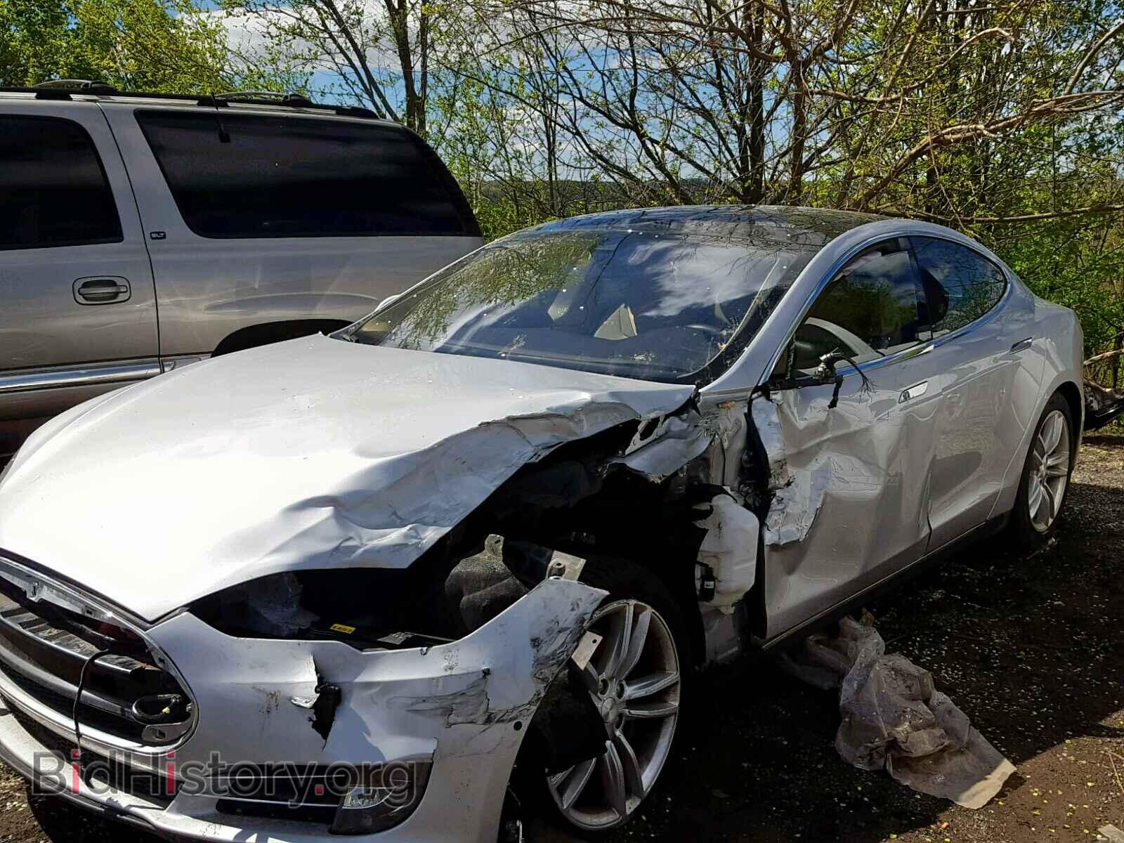 2014 TESLA MODEL S - VIN: 5YJSA1H1XEFP58414 - Photo 2