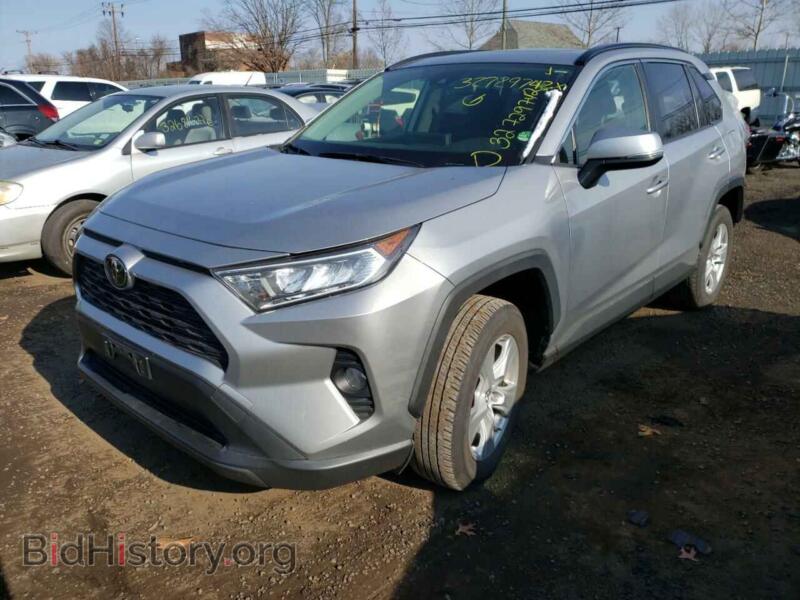 2019 Toyota RAV4 (VIN JTMP1RFV1KD013063) — photo 2 of 10