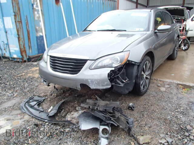 2012 CHRYSLER 200 - VIN: 1C3CCBBG9CN257583 - Фото 2